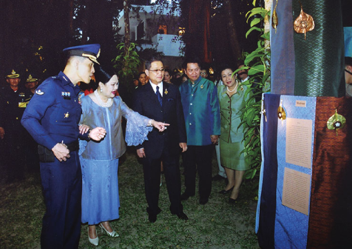 Queen Sirikit: Thailand’s Queen Mother and Global Fashion Icon