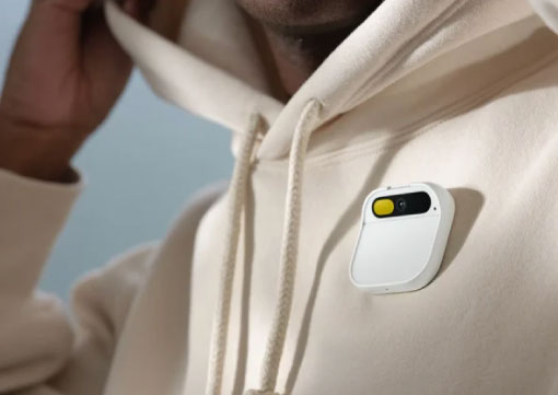The Ethical Dilemmas of AI-Powered Wearables: Fashion’s Next Frontier or Privacy’s Last Stand?