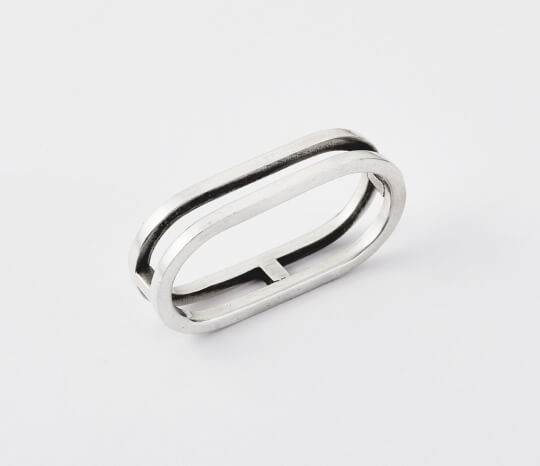 Double finger banded silver ring 